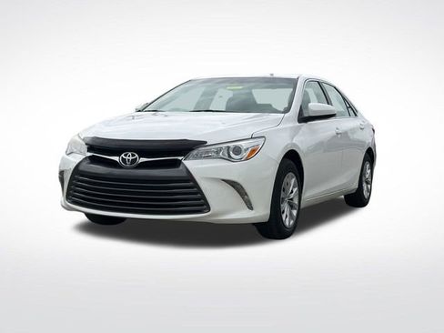Used 2017 Toyota Camry LE FWD image 17