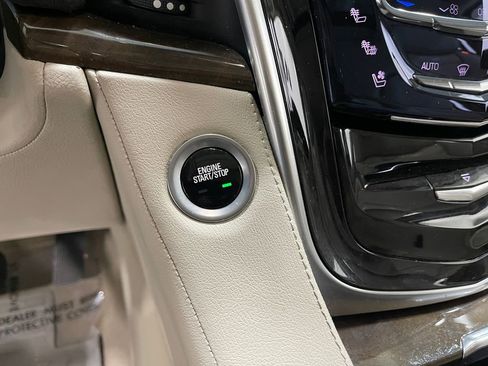 Used 2019 Cadillac Escalade Luxury image 24