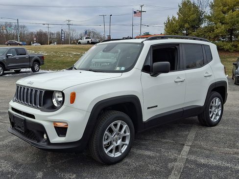 Used 2022 Jeep Renegade Latitude image 4