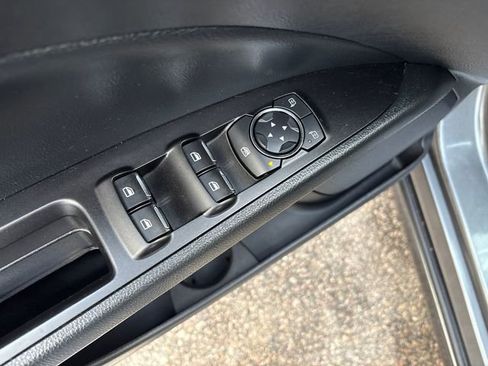 Used 2018 Ford Fusion SE image 23