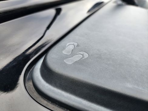 Used 2022 Jeep Wrangler Unlimited Sahara w/ LED Lighting Group image 17