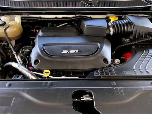 Used 2019 Chrysler Pacifica Limited image 30