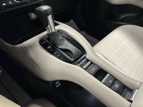 Used 2023 Honda HR-V LX image 13