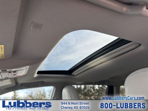 Used 2019 Toyota Highlander XLE image 21