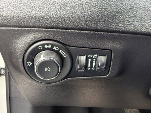 Used 2020 Jeep Compass Limited FWD image 22