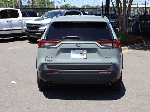 Used 2021 Toyota RAV4 XLE Premium FWD image 9