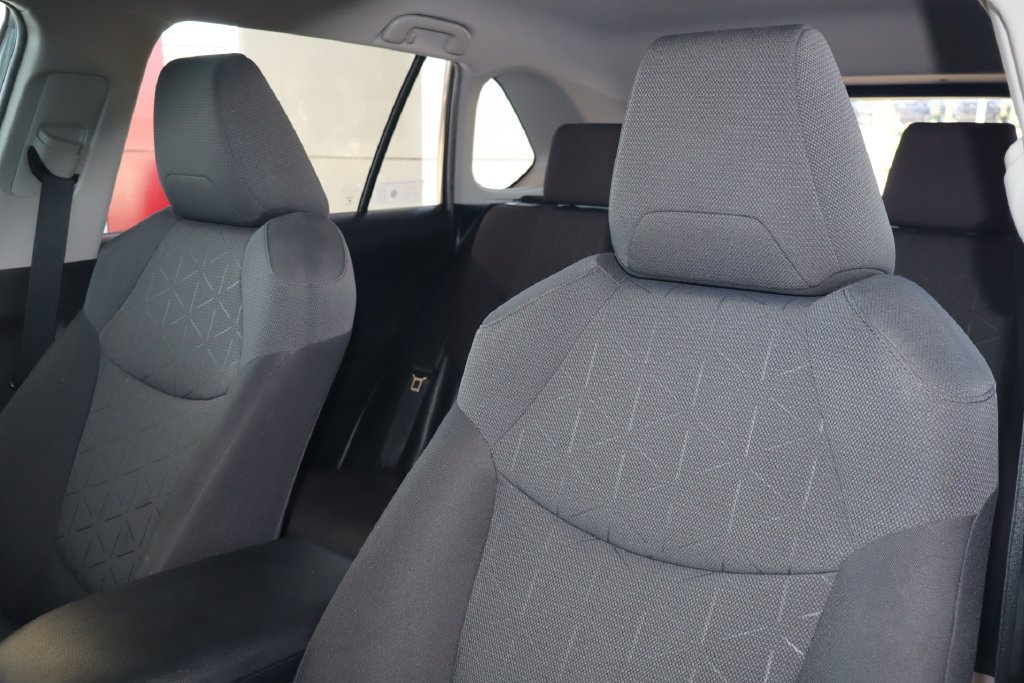 Used 2020 Toyota RAV4 XLE FWD image 16