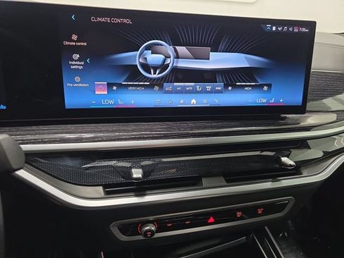 Used 2024 BMW X5 xDrive40i w/ M Sport Package AWD/4WD image 16