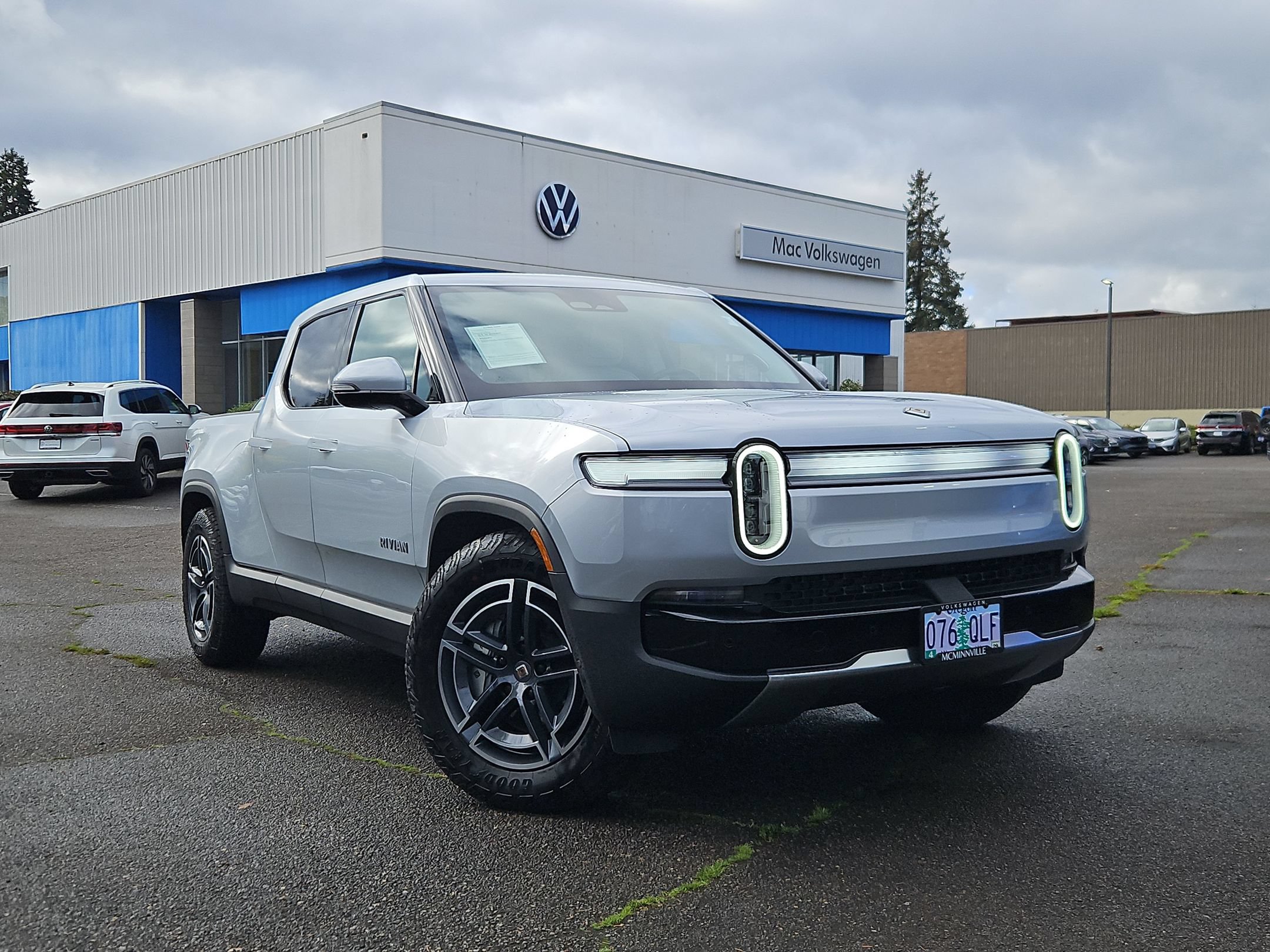 Used 2025 Rivian R1T Adventure Dual AWD/4WD image 1