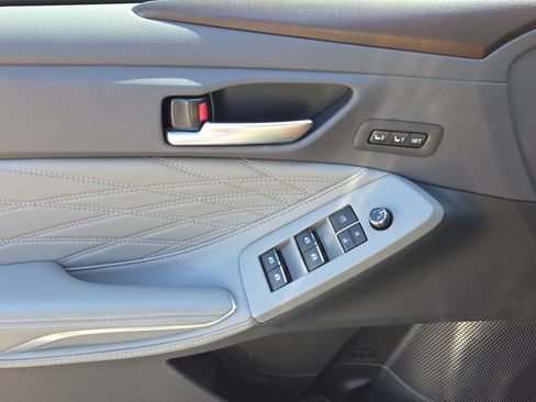 Used 2019 Toyota Avalon Limited w/ Advanced Safety Package FWD image 19