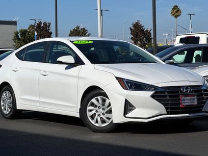 Used 2020 Hyundai Elantra SE w/ Cargo Package (C1)