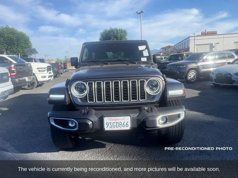 Used 2025 Jeep Wrangler Unlimited Sahara w/ Safety Group AWD/4WD image 9