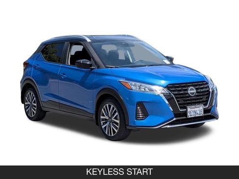 Used 2023 Nissan Kicks SV FWD image 2