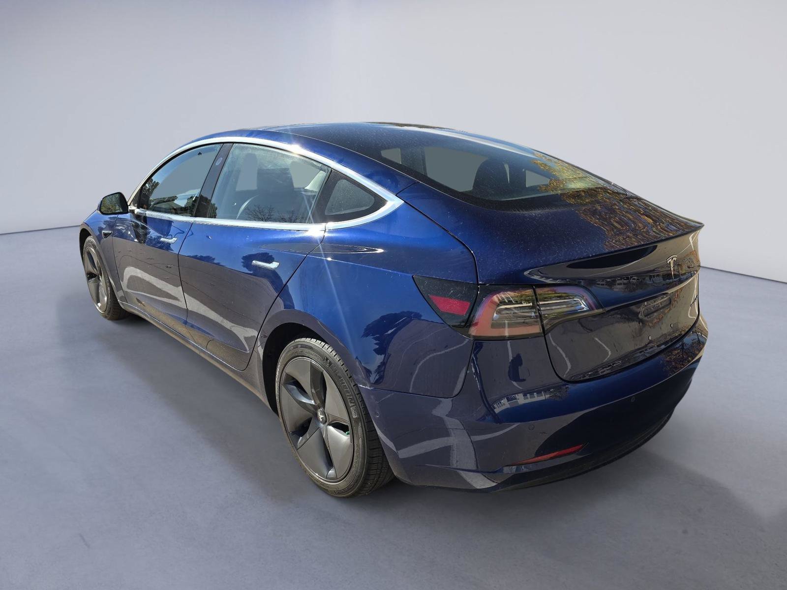 Used 2018 Tesla Model 3 Long Range AWD/4WD image 3