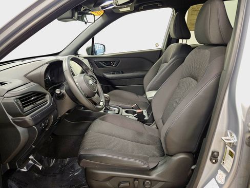 Used 2025 Subaru Forester Premium AWD/4WD image 7