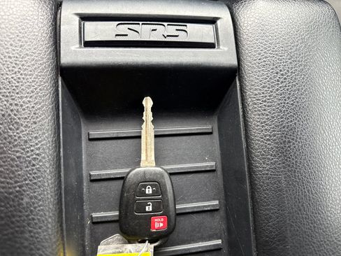 Used 2018 Toyota Tundra SR5 w/ TRD Off Road Package image 30