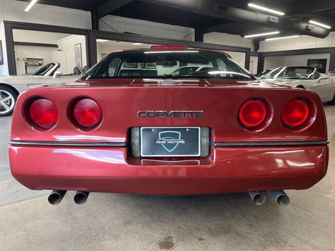 Used 1988 Chevrolet Corvette Coupe RWD image 8