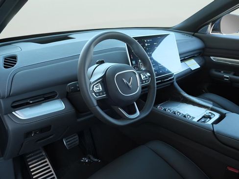 New 2024 VinFast VF 9 Plus AWD/4WD image 5