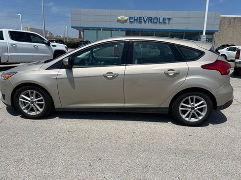 Used 2017 Ford Focus SE FWD image 6