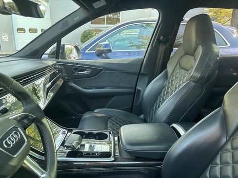 Used 2022 Audi SQ7 Prestige AWD/4WD image 4
