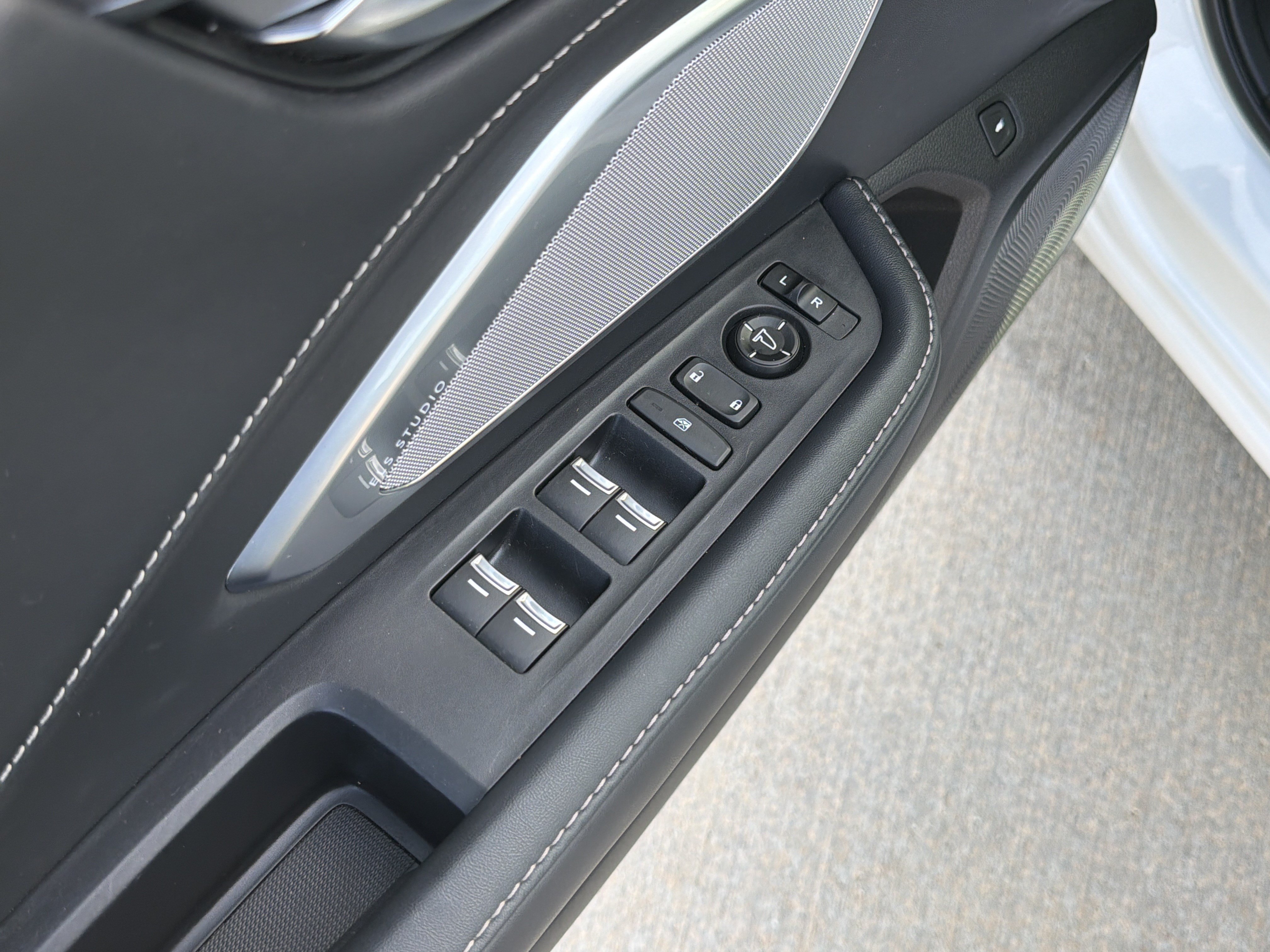 Used 2020 Acura RDX w/ Technology Package FWD image 15