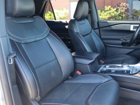 Used 2022 Ford Explorer ST AWD/4WD image 31