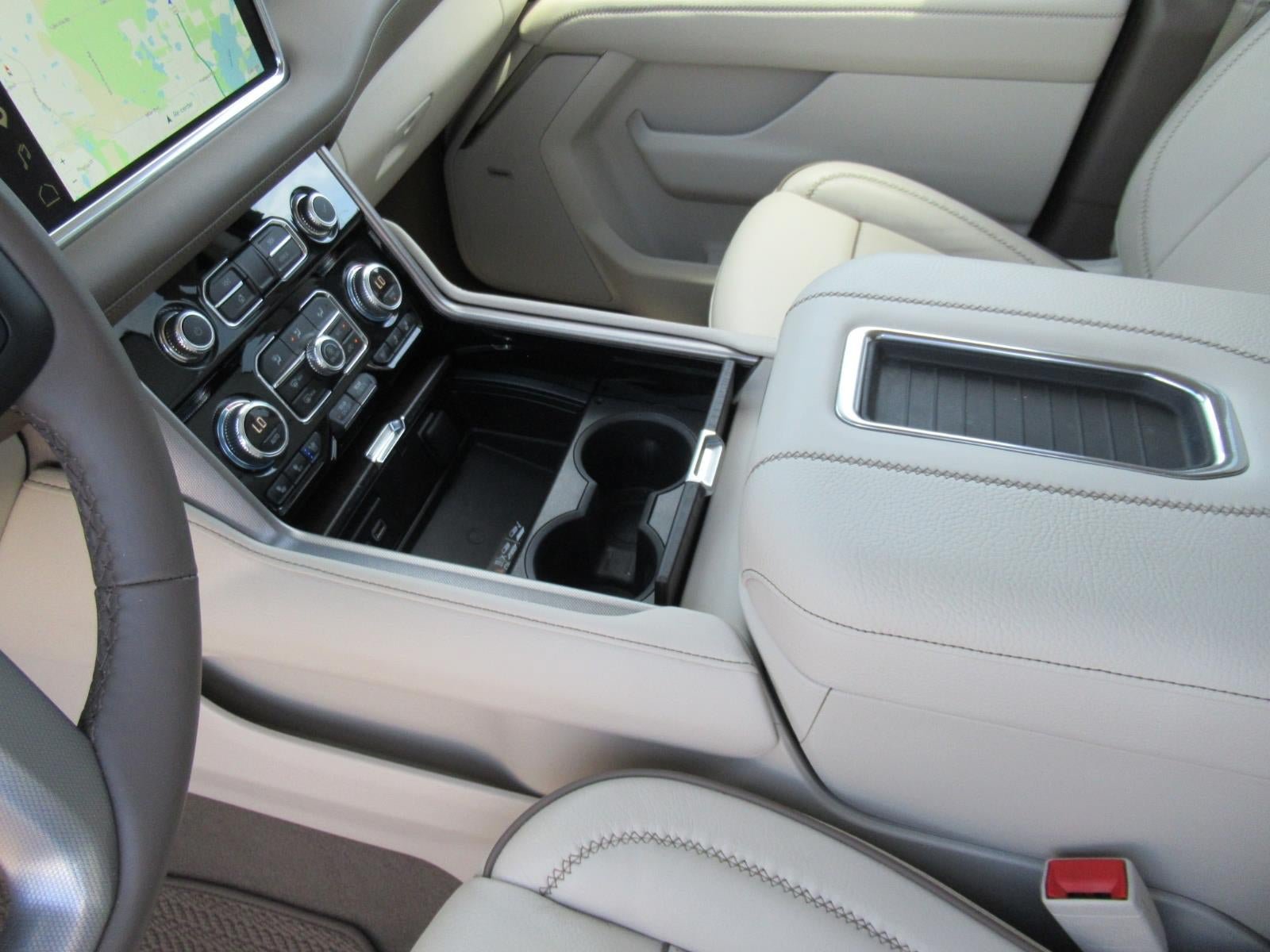 Used 2024 GMC Yukon XL Denali RWD image 18