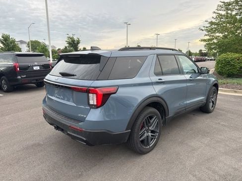 Used 2025 Ford Explorer ST-Line w/ Premium Package AWD/4WD image 7