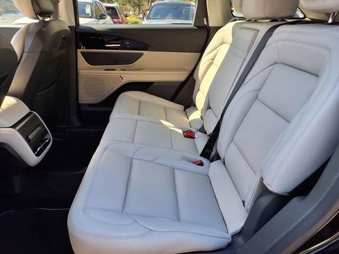 New 2026 Lincoln Nautilus Premier image 9