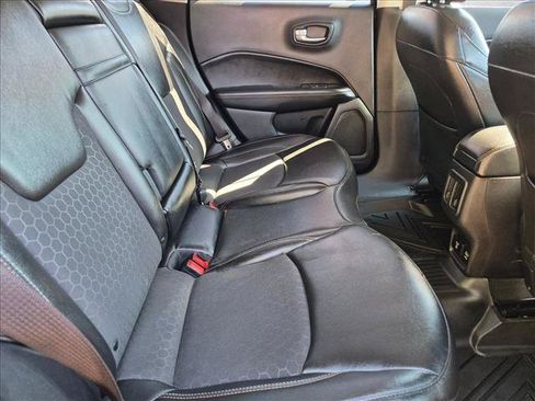Used 2019 Jeep Compass Latitude w/ Cold Weather Group AWD/4WD image 19