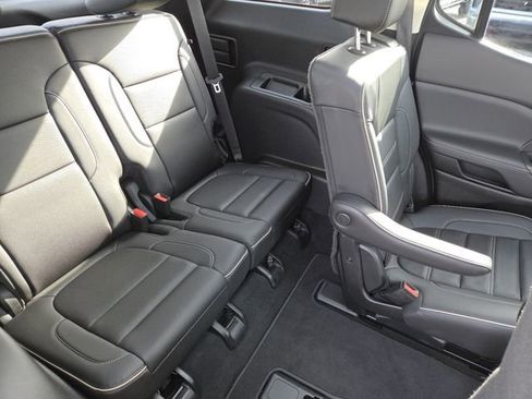 Used 2023 GMC Acadia Denali image 29