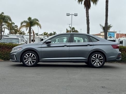 Used 2026 Volkswagen Jetta SE FWD image 7