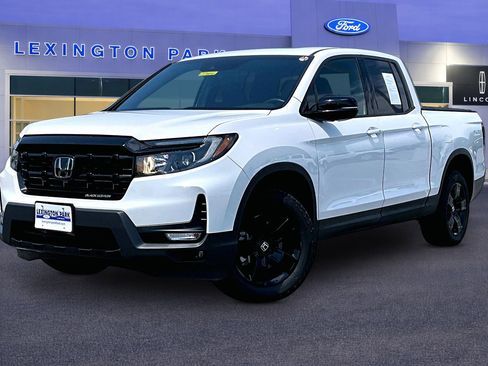 Used 2025 Honda Ridgeline Black Edition image 3