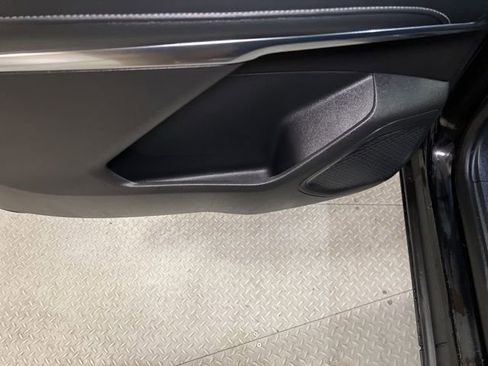 Used 2025 Chevrolet Traverse LT w/ Sun and Wheel Package image 53