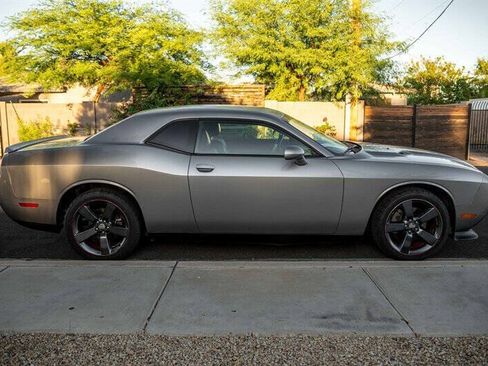 Used 2013 Dodge Challenger SXT RWD image 6