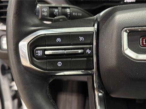 Used 2025 GMC Acadia Elevation image 28