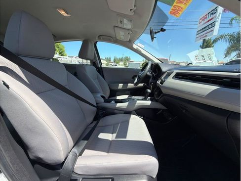 Used 2017 Honda HR-V LX image 14