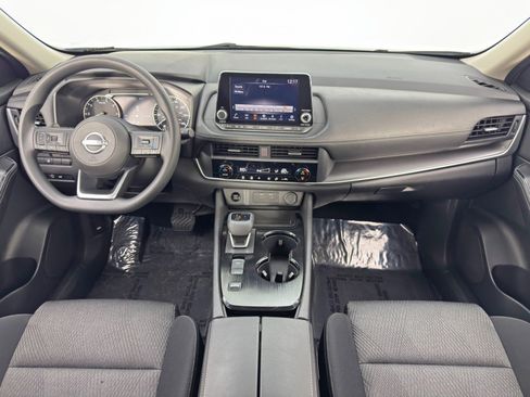 Used 2024 Nissan Rogue SV image 11