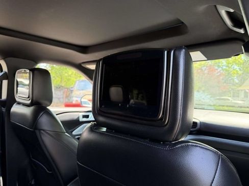Used 2022 Ford Explorer ST w/ Equipment Group 401A AWD/4WD image 18