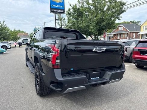 Used 2026 Chevrolet Silverado EV Trail Boss AWD/4WD image 8