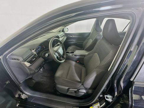 Used 2025 Toyota Camry LE image 13