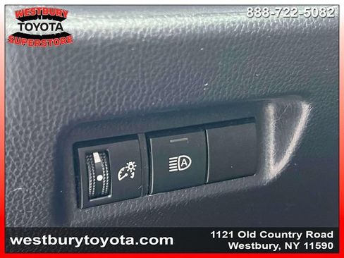 Used 2021 Toyota RAV4 LE AWD/4WD image 22