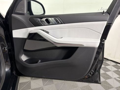 Used 2026 BMW X7 xDrive40i w/ M Sport Package image 12