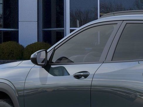 New 2026 Chevrolet Trax LT w/ LT Convenience Package FWD image 12