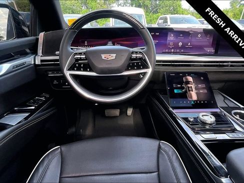 Used 2025 Cadillac Escalade Sport w/ Touring Package AWD/4WD image 10