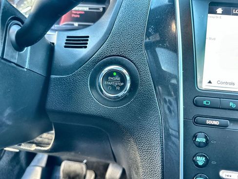 Used 2019 Ford Explorer Limited w/ Ford Safe & Smart Package image 17