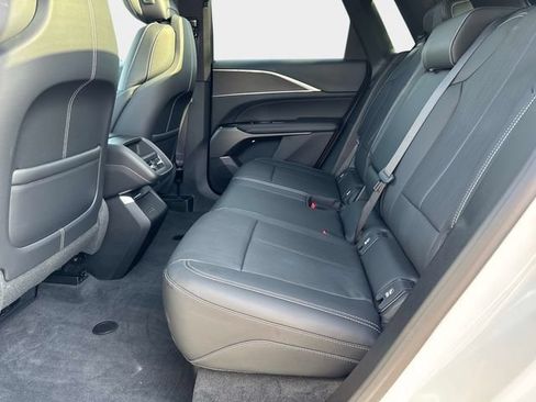 Certified 2024 Cadillac Lyriq Luxury AWD/4WD image 10