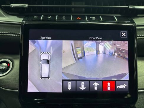 Used 2025 Jeep Grand Cherokee Limited w/ Luxury Tech Group II AWD/4WD image 24