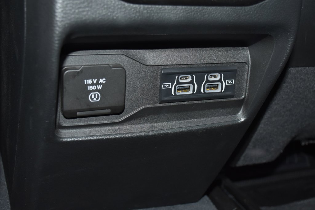 Used 2023 Jeep Grand Cherokee Altitude AWD/4WD image 30