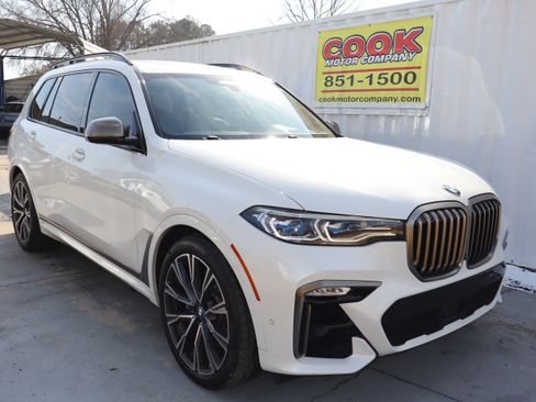 Used 2021 BMW X7 M50i image 2